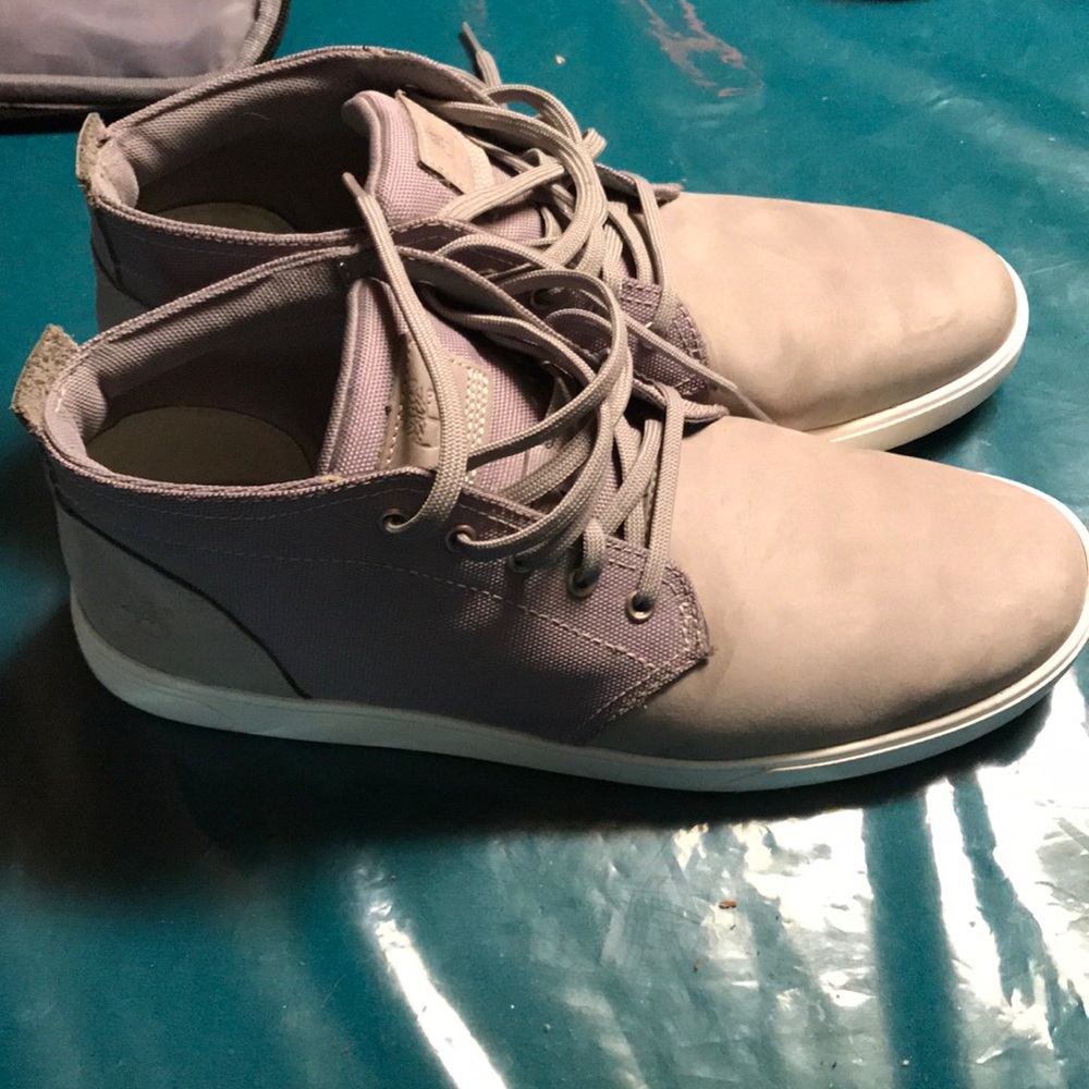 Men’s timberland earthkeeper sneakers.
